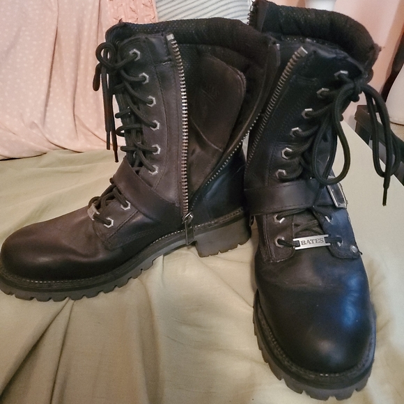 Womens BATES Motorcycle Boots - Picture 2 of 2